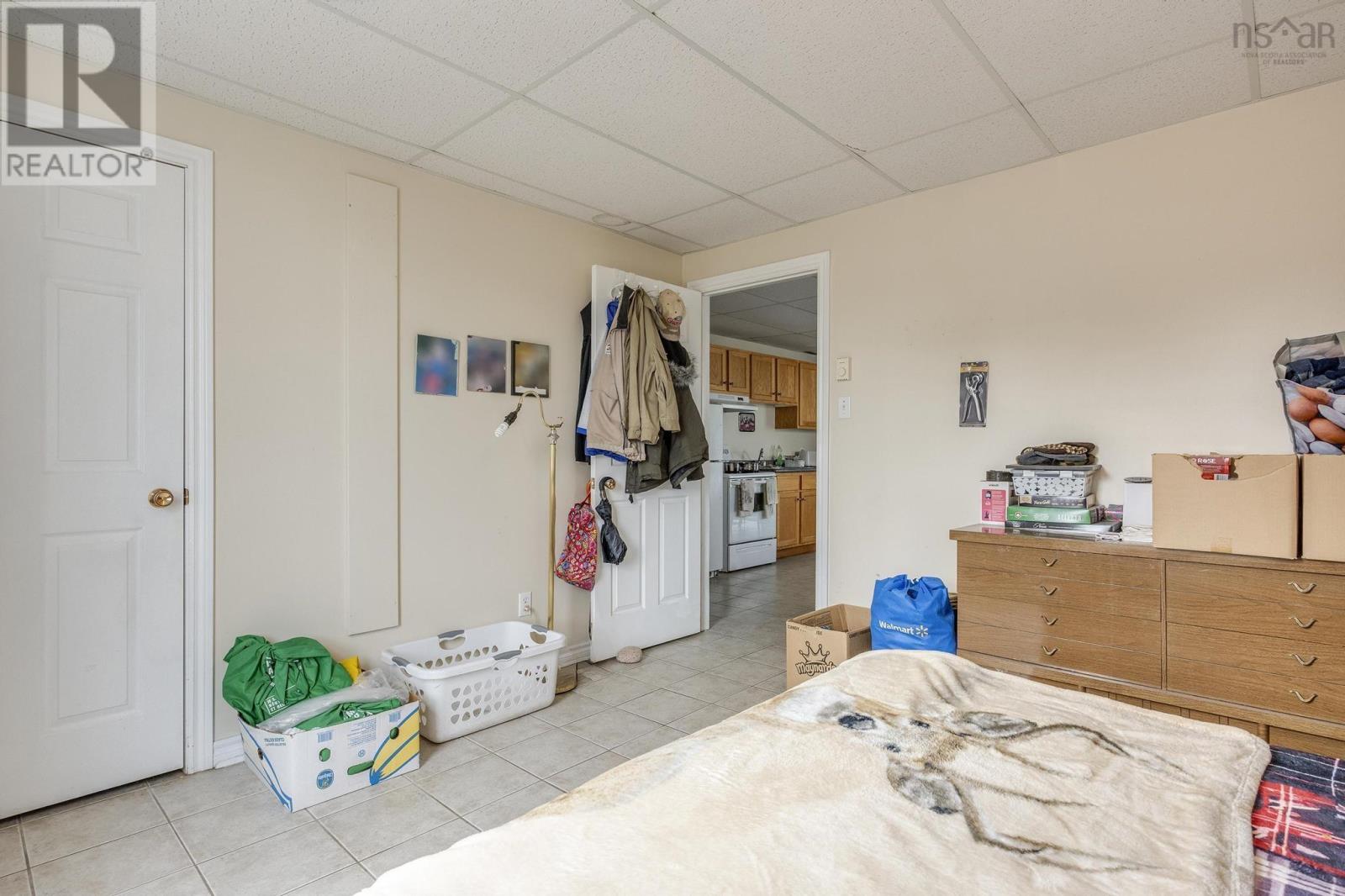 19b Carleton Street Property Photo 15