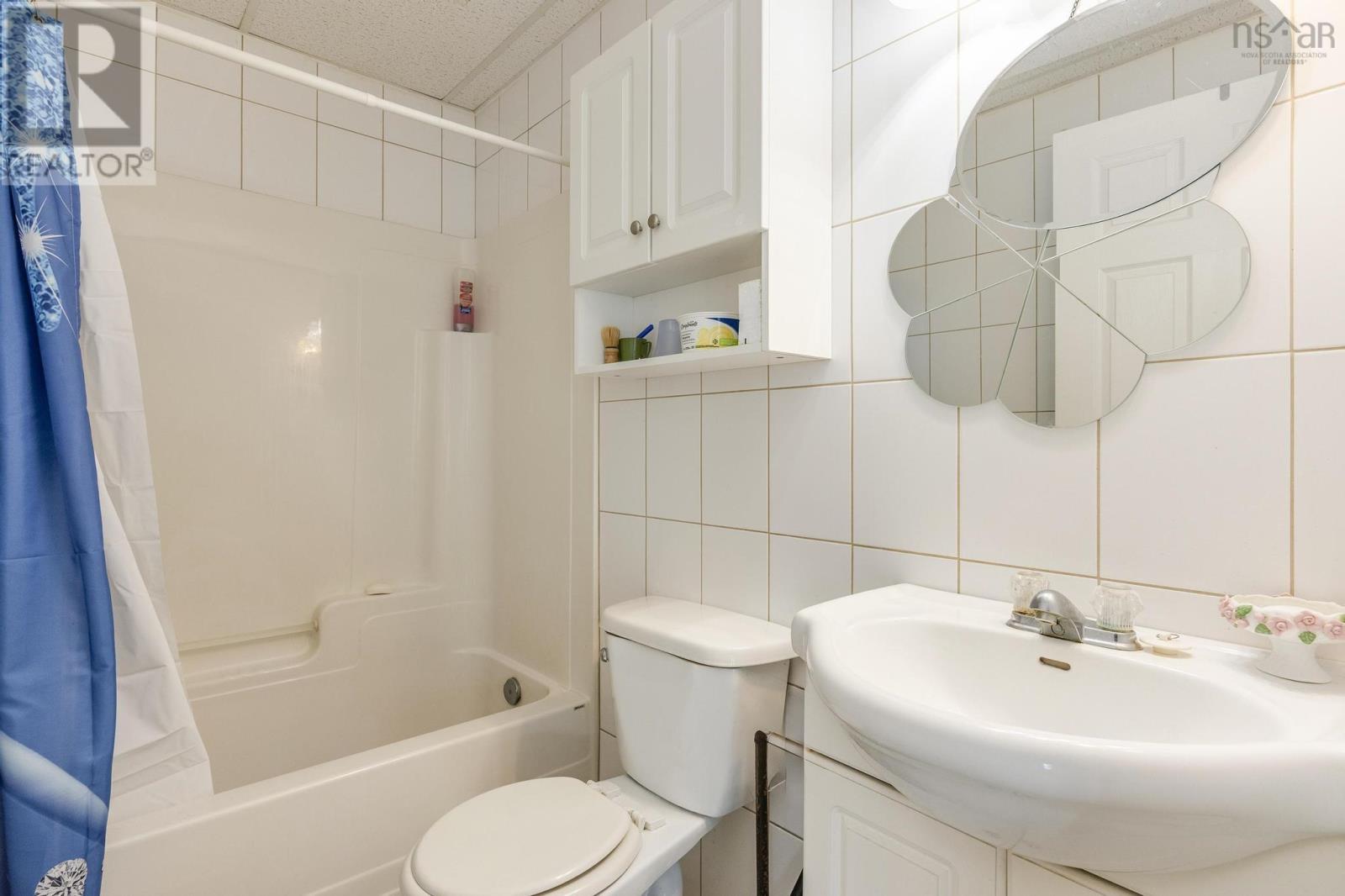 19b Carleton Street Property Photo 16
