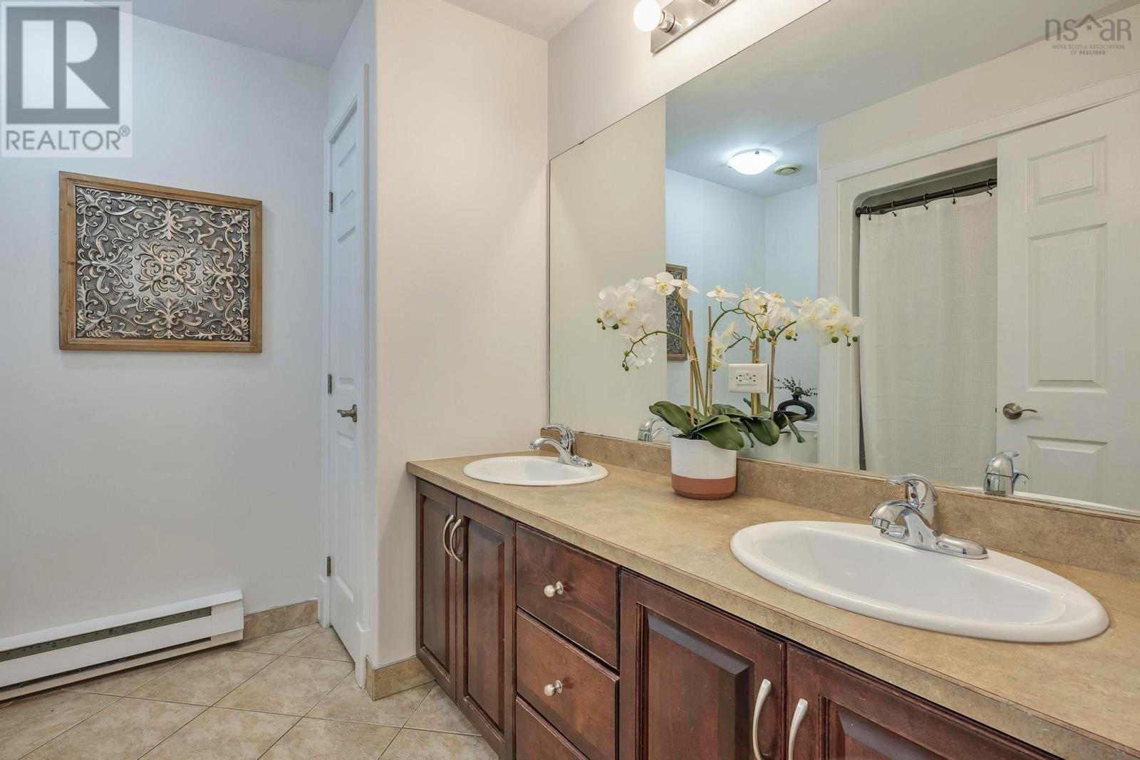 203 3051 Isleville Street Property Photo 17