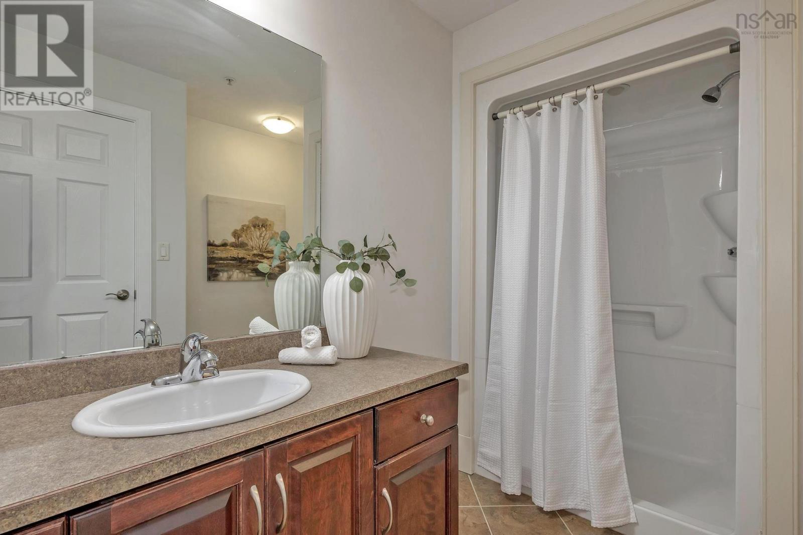 203 3051 Isleville Street Property Photo 22