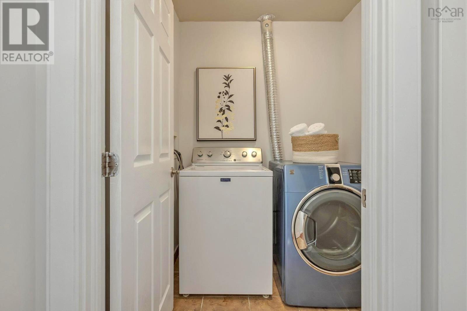 203 3051 Isleville Street Property Photo 24