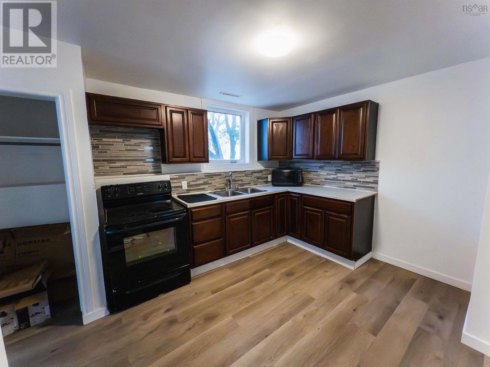 23 Lynnett Road Property Photo 2