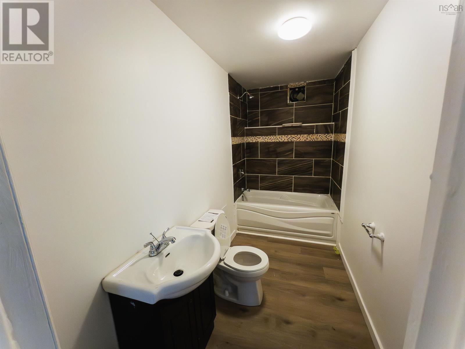 23 Lynnett Road Property Photo 7
