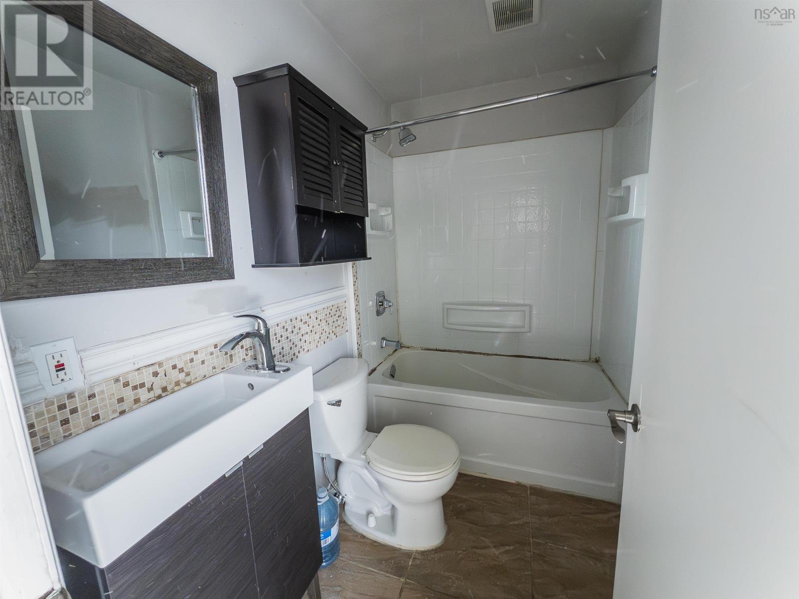 23 Lynnett Road Property Photo 18