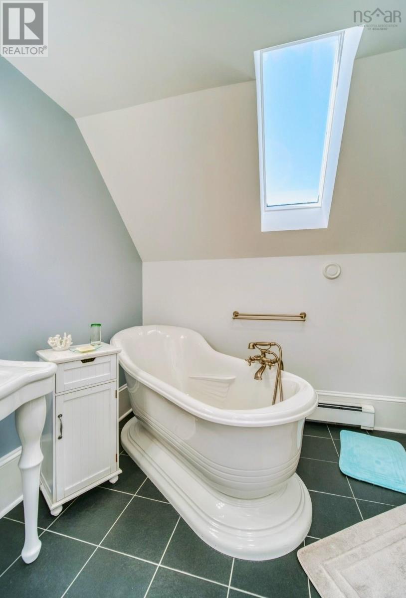 157 The Point Road Property Photo 43