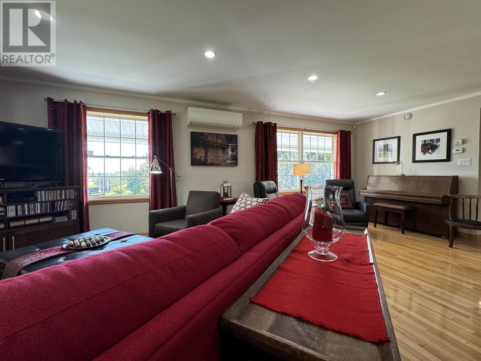 795 Canada Road Property Photo 8
