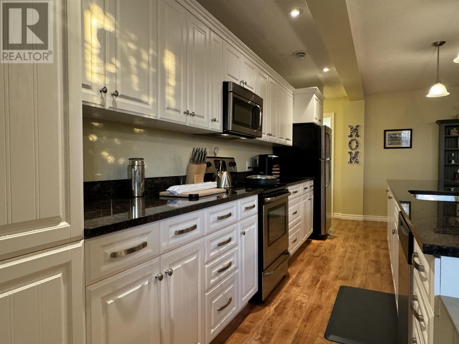 102-516 Macewen Road Property Photo 8