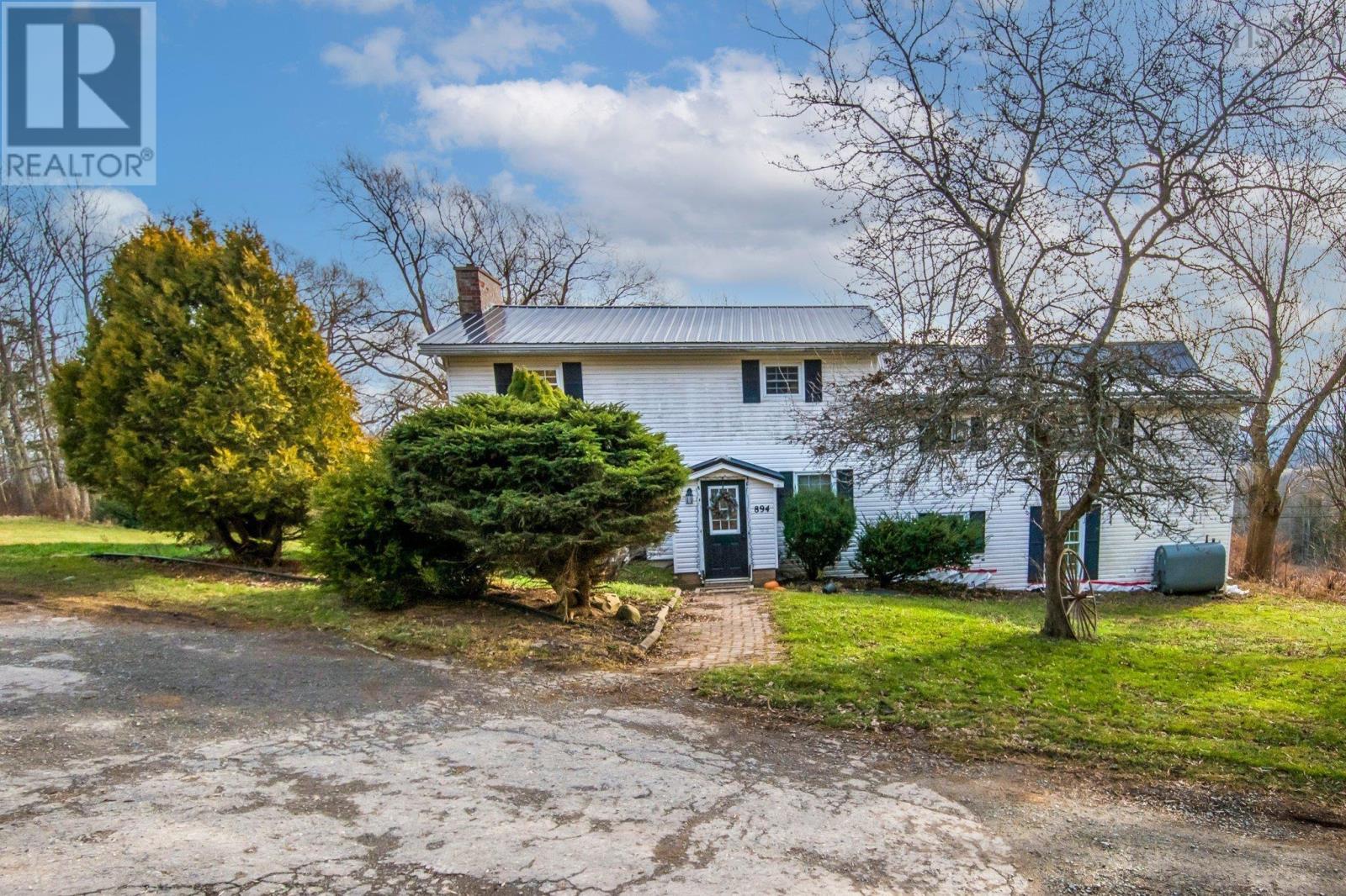 894 Morden Road Property Photo 2