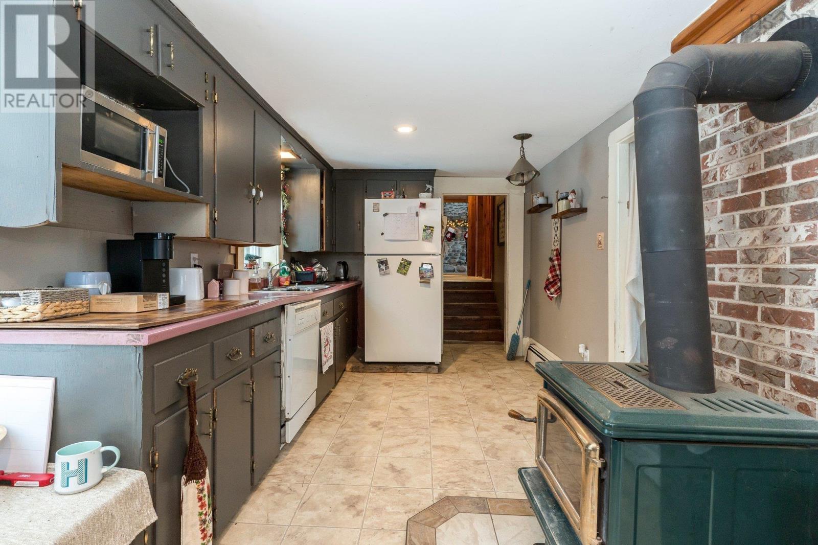 894 Morden Road Property Photo 19