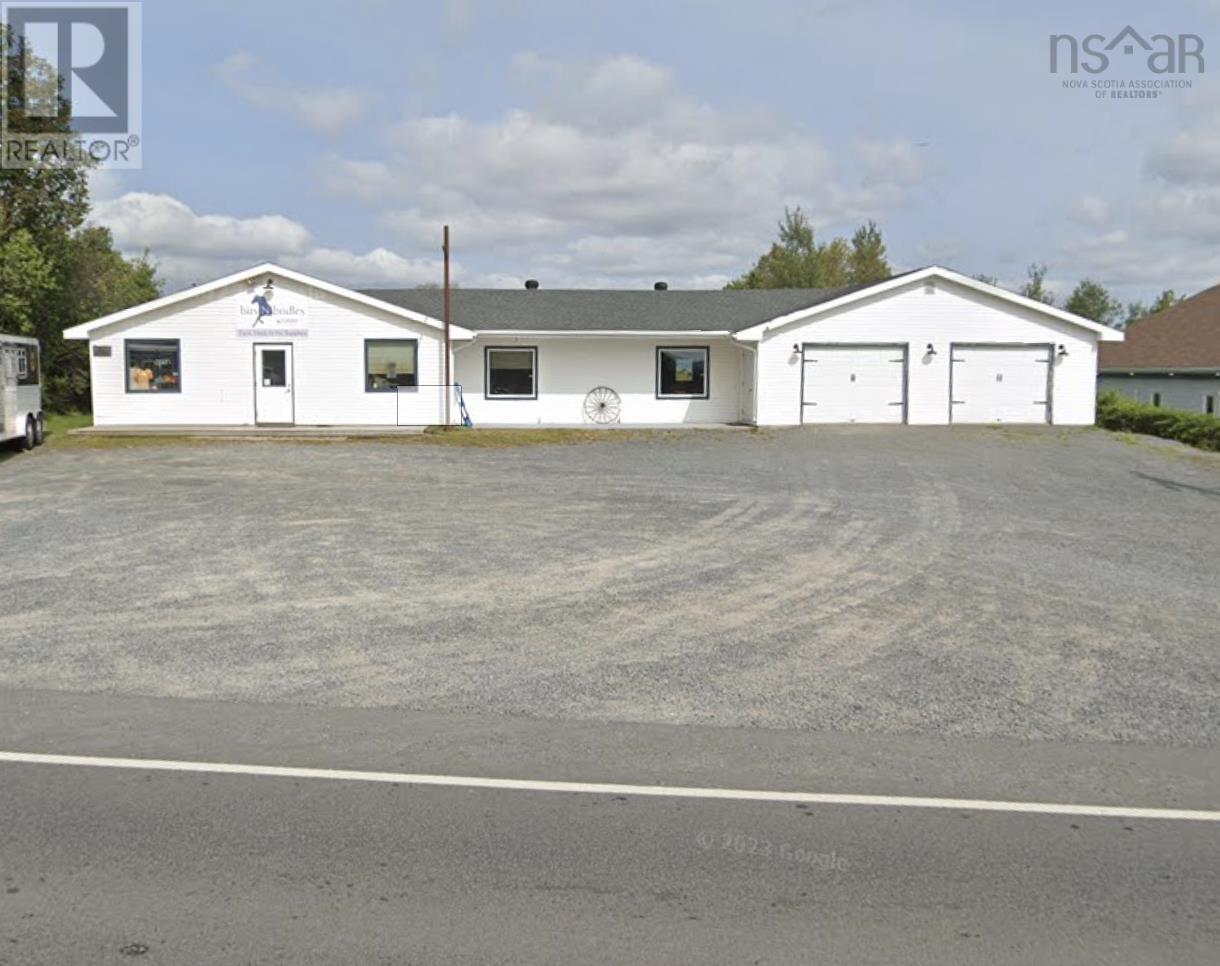 2037 Highway 1 Property Photo 1
