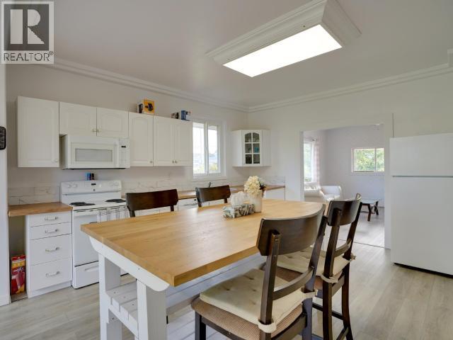 4279 Joyce Ave Property Photo 4