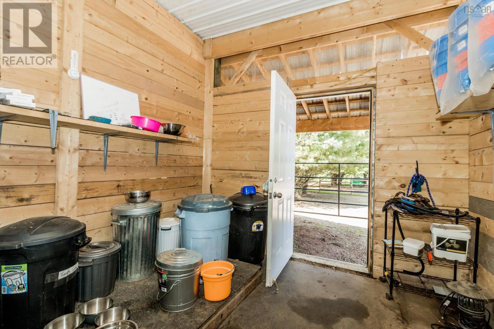 317 Middle Dyke Road Property Photo 10