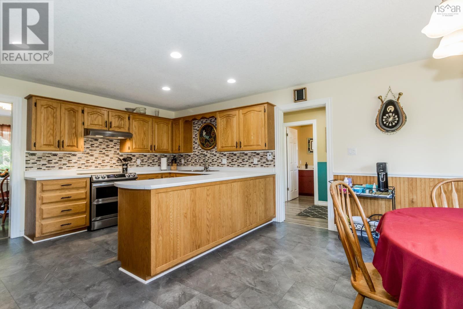 317 Middle Dyke Road Property Photo 14