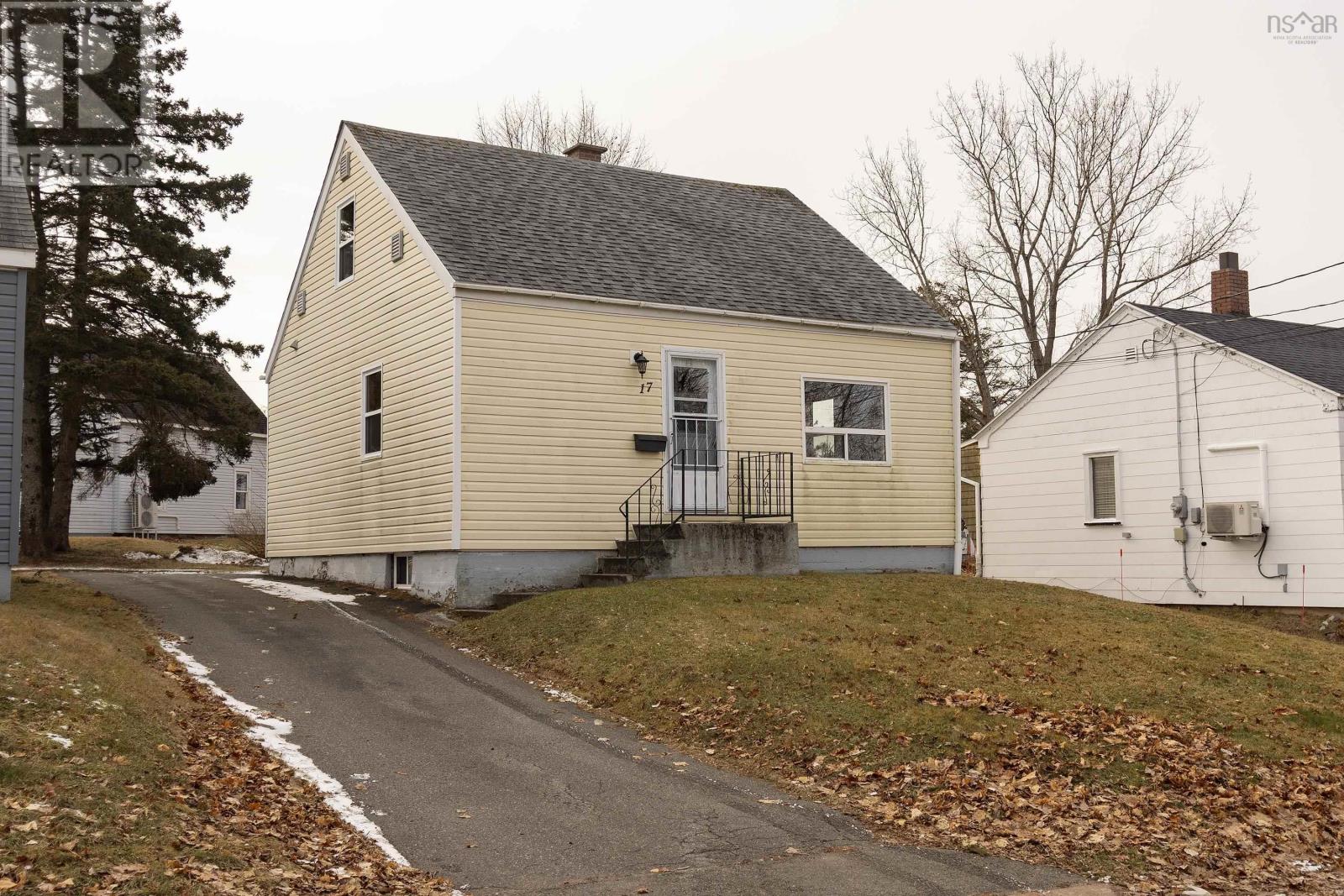 17 East Pleasant Street Property Photo
