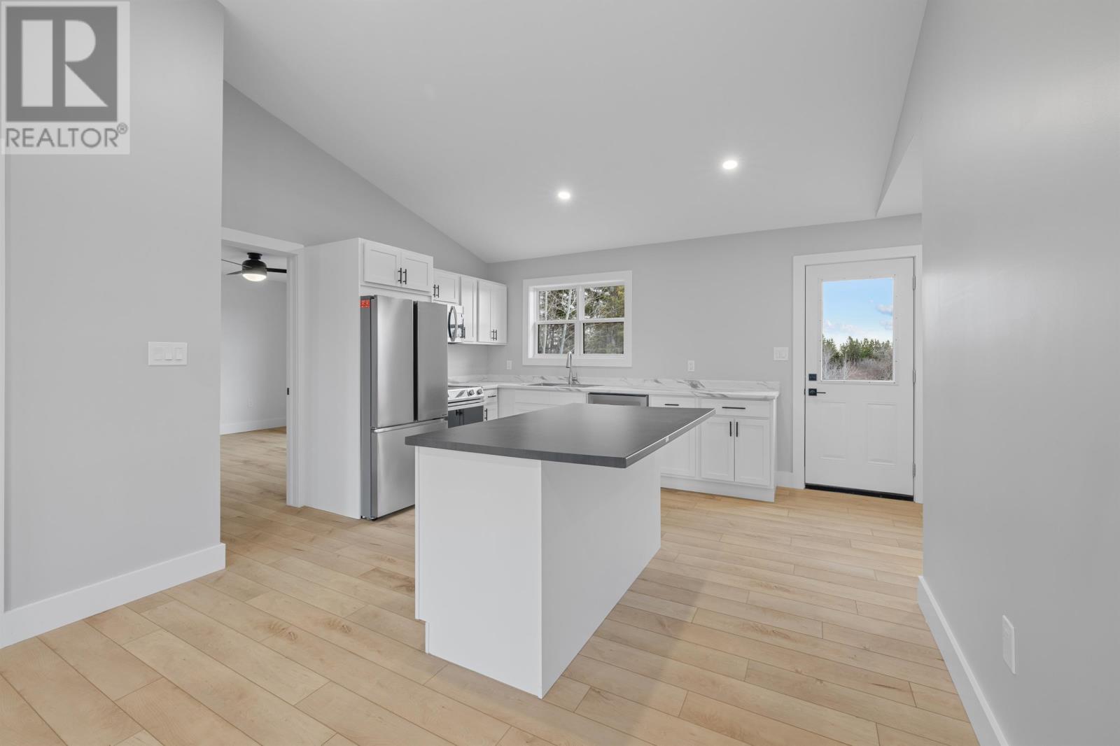 43 Simmons Rd Property Photo 9
