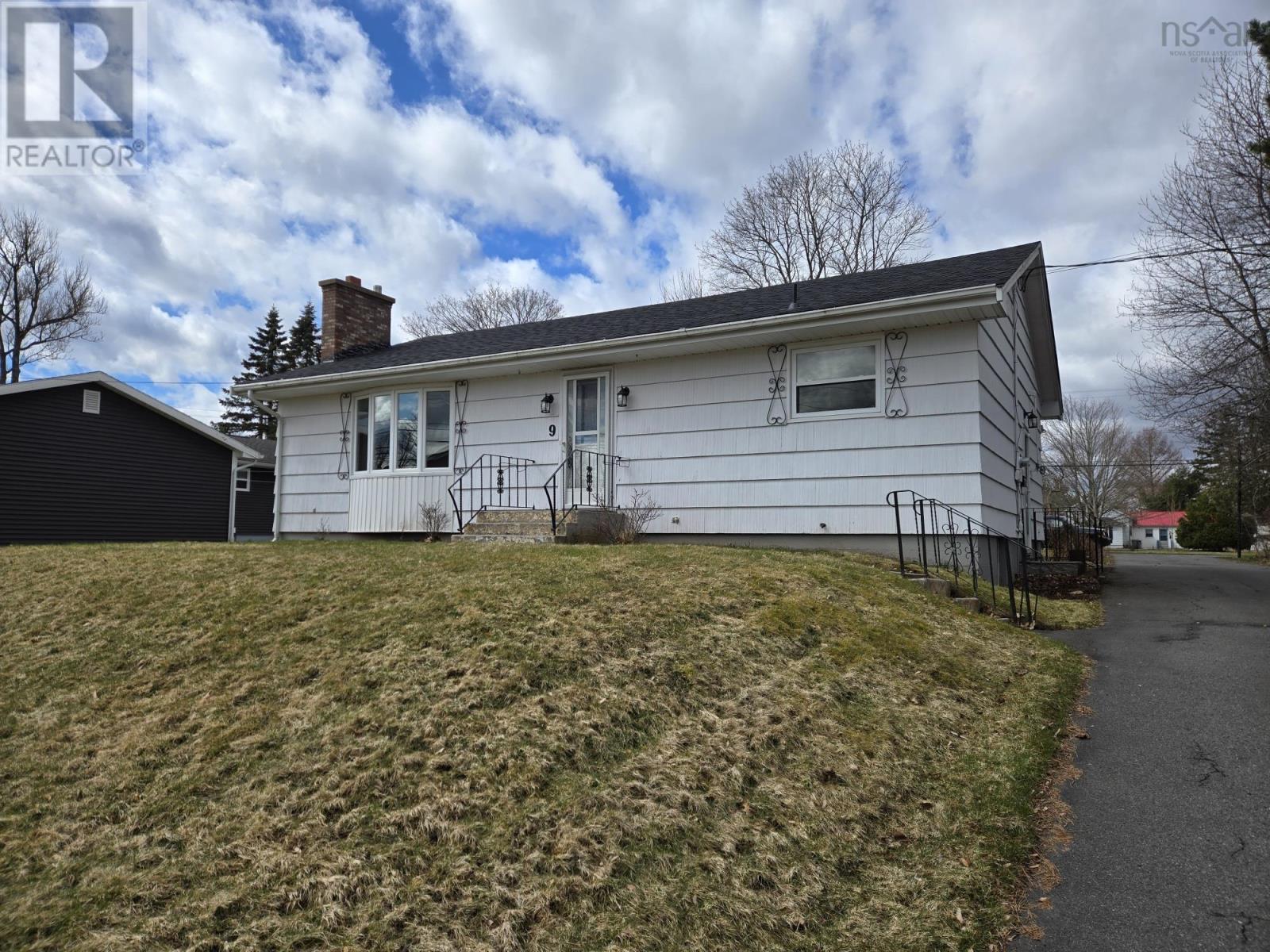 9 Allison Avenue Property Photo