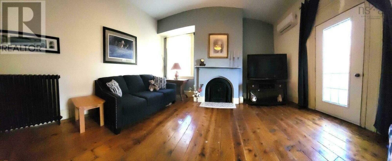 68 Front Street Property Photo 15