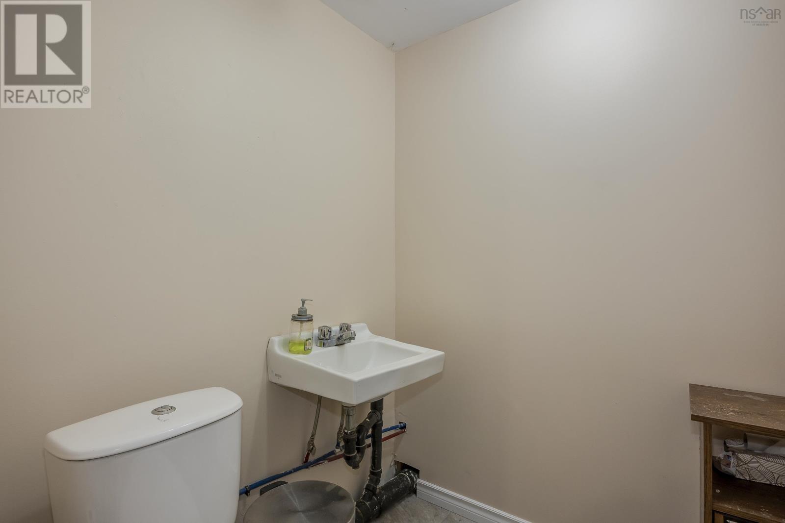 5968 Highway 1 Property Photo 11