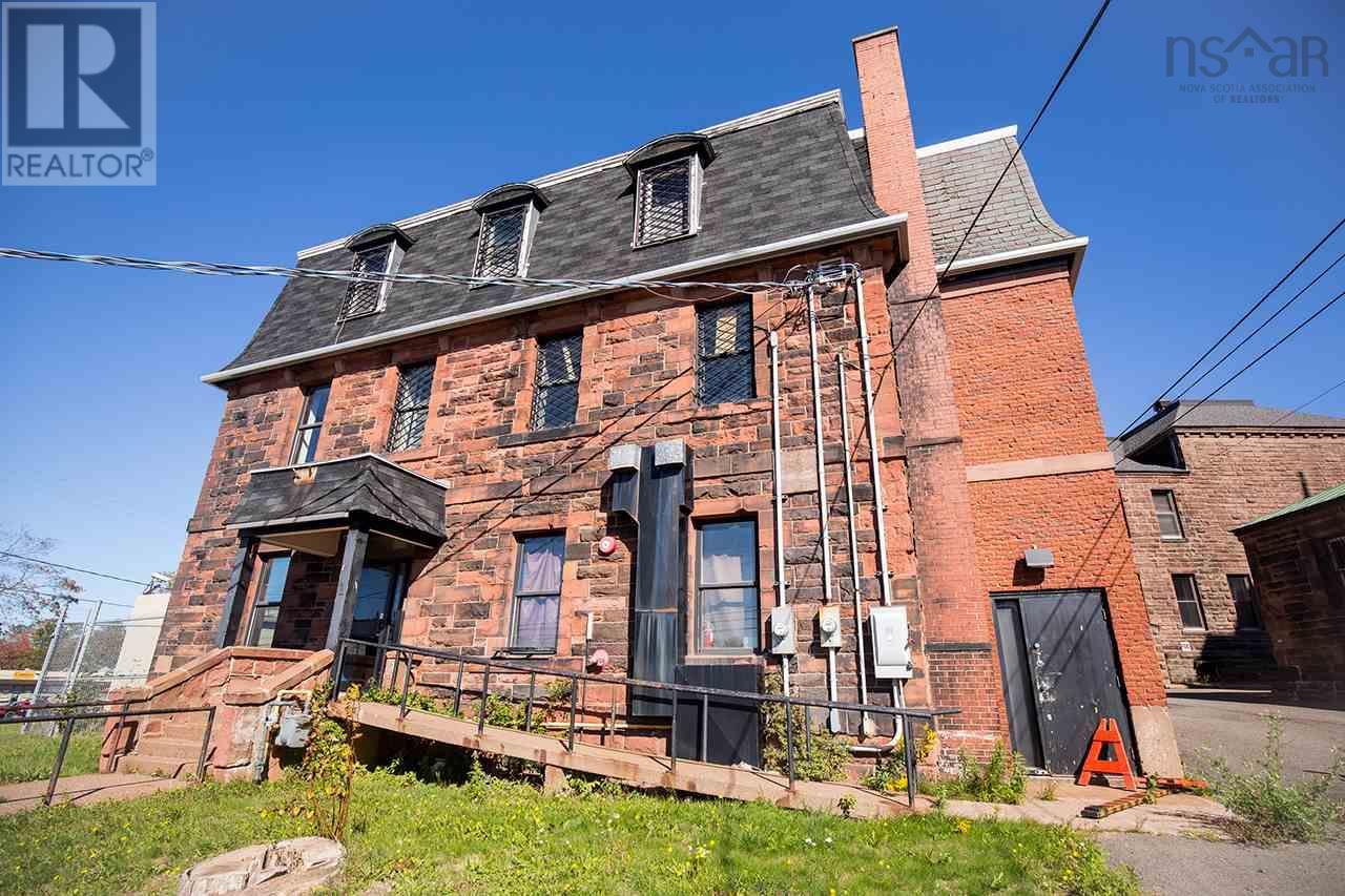 1 Lawrence Street Property Photo 1