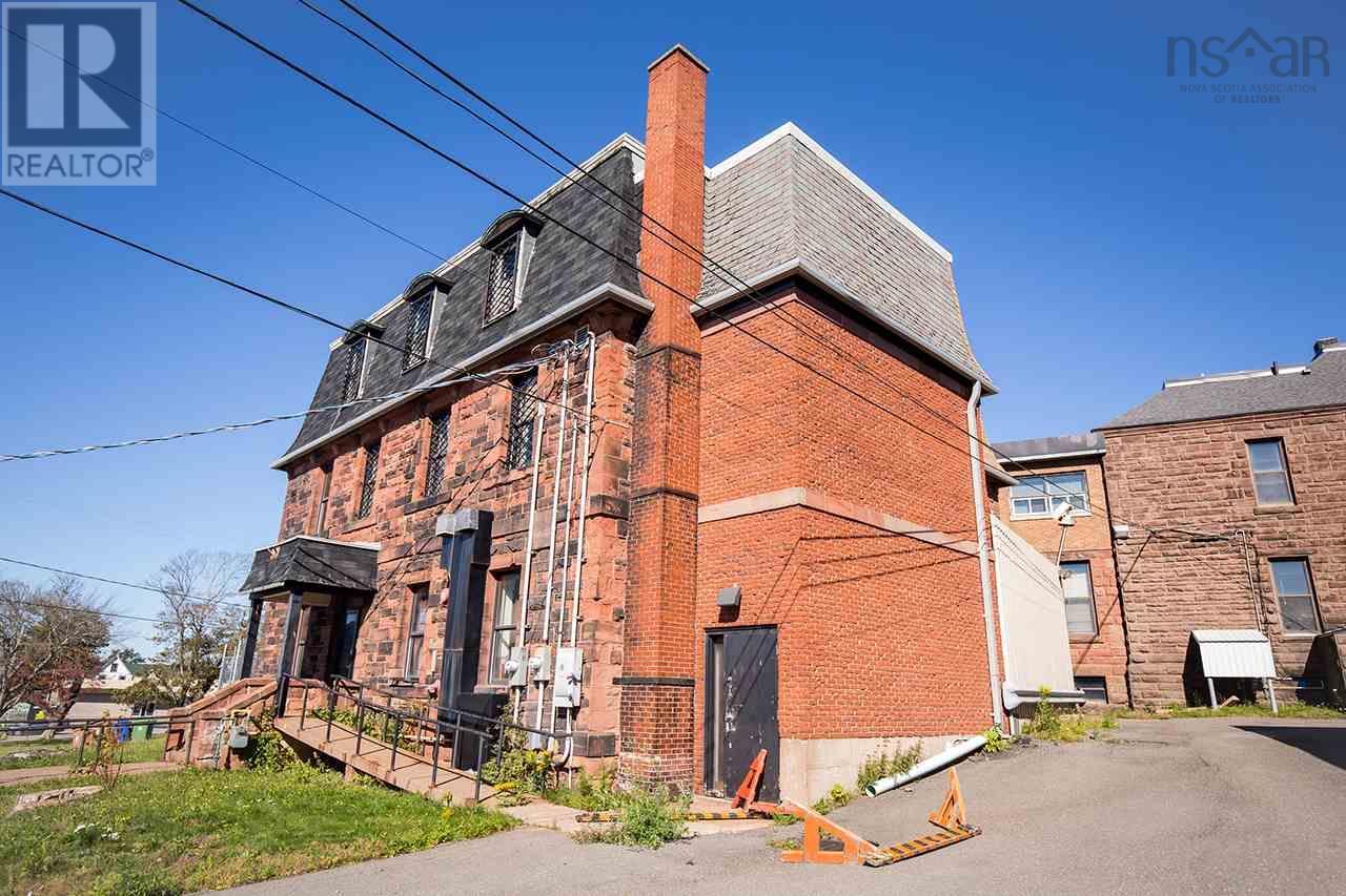 1 Lawrence Street Property Photo 2