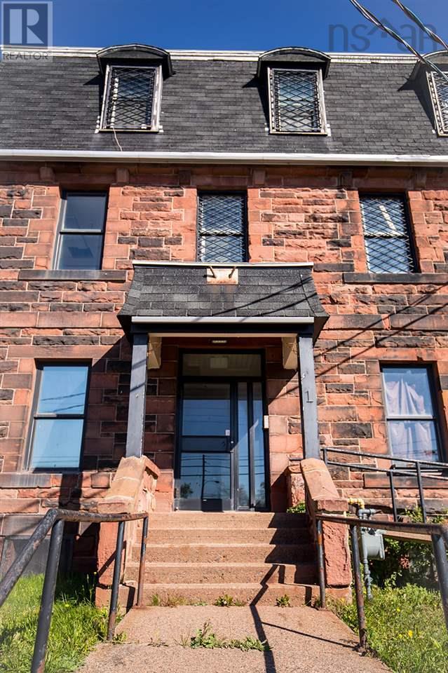 1 Lawrence Street Property Photo 3