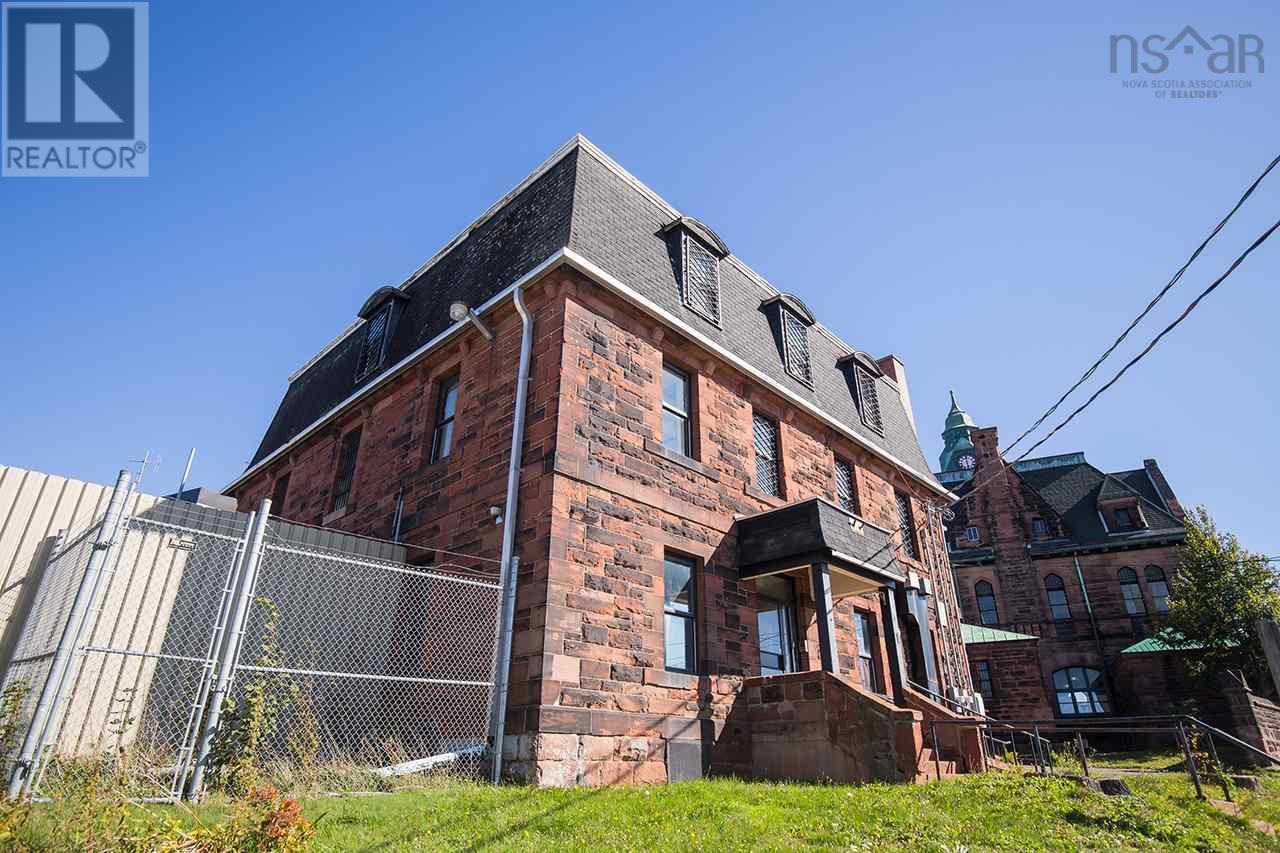 1 Lawrence Street Property Photo 4