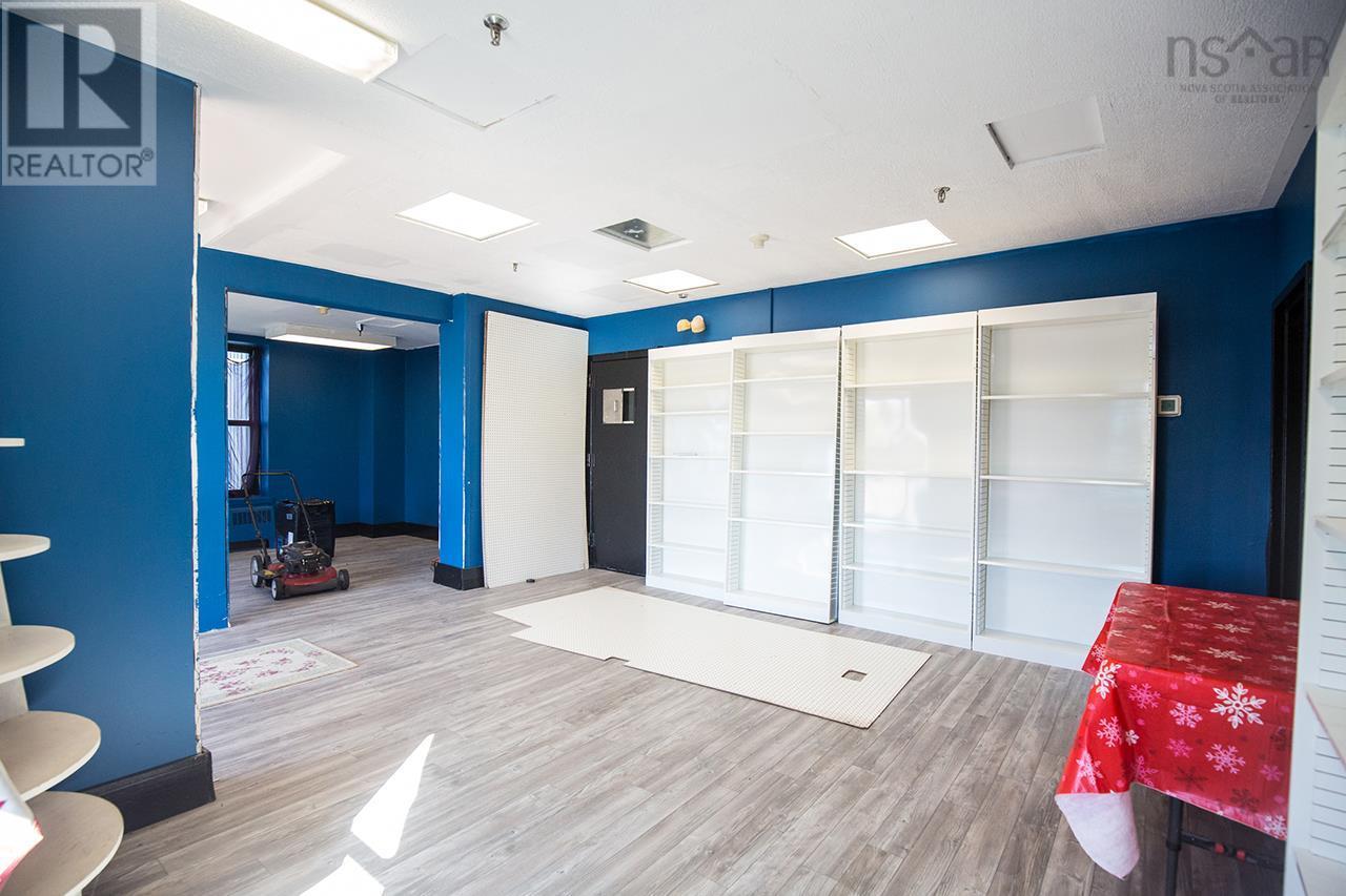 1 Lawrence Street Property Photo 8