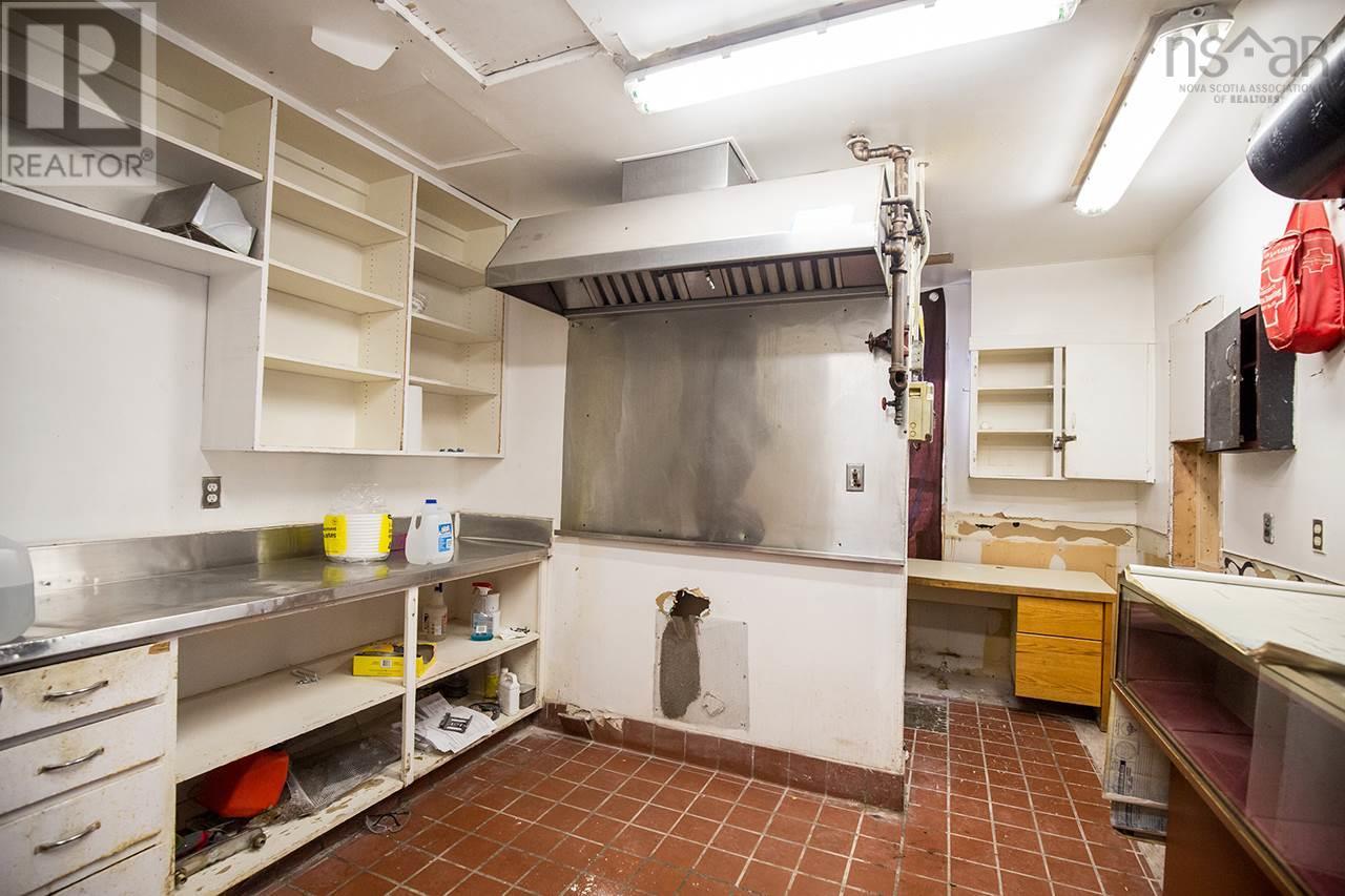 1 Lawrence Street Property Photo 11