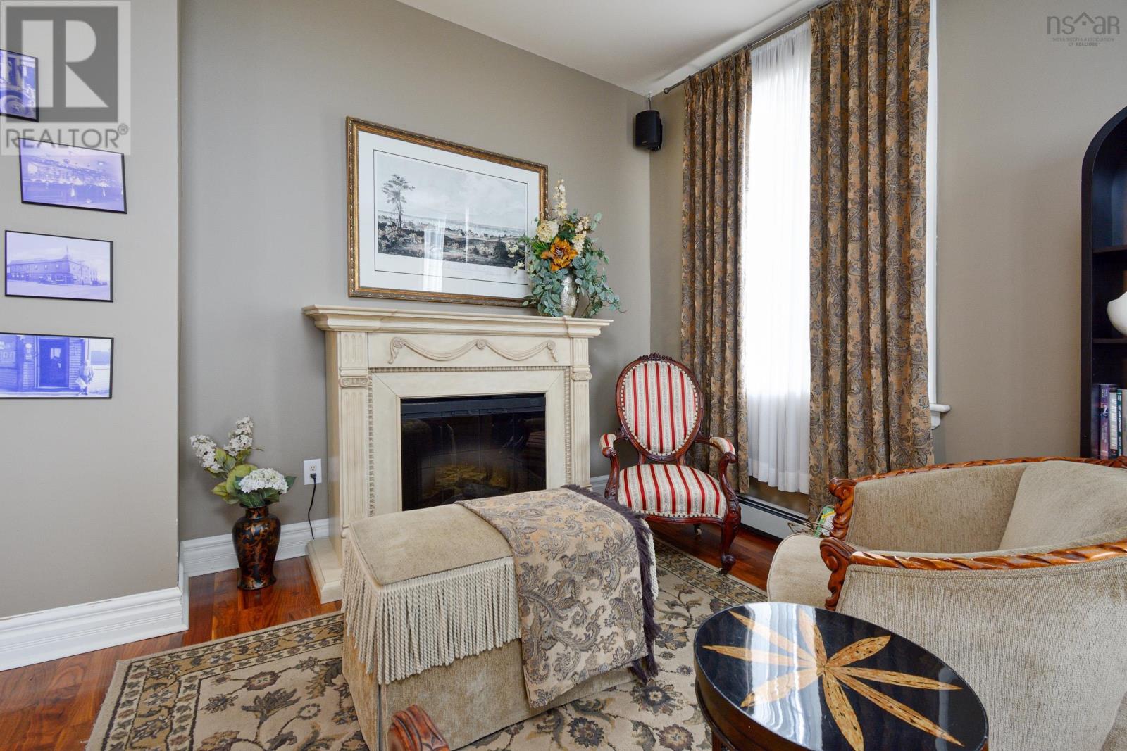 10 Pitt Street Property Photo 5