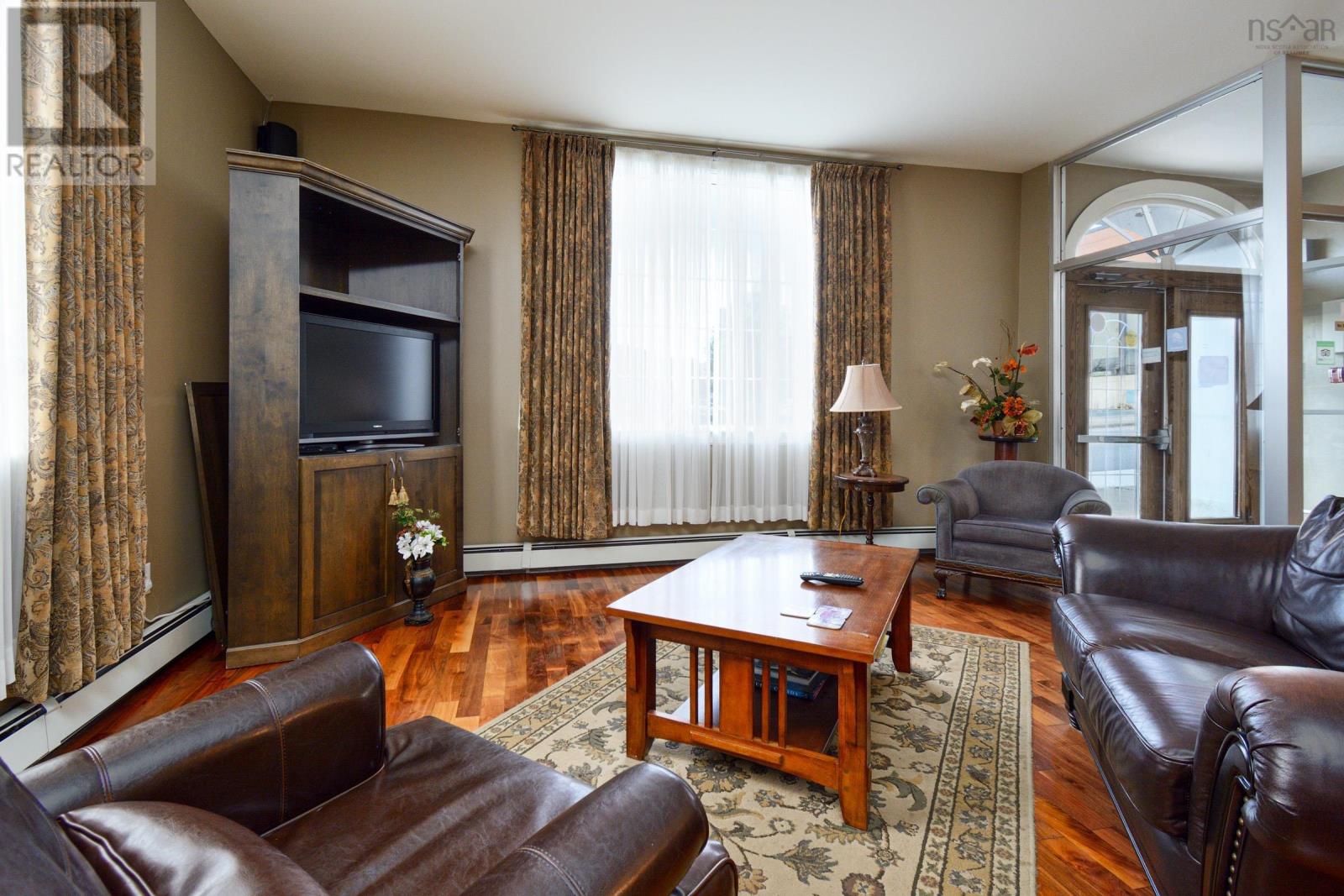 10 Pitt Street Property Photo 7