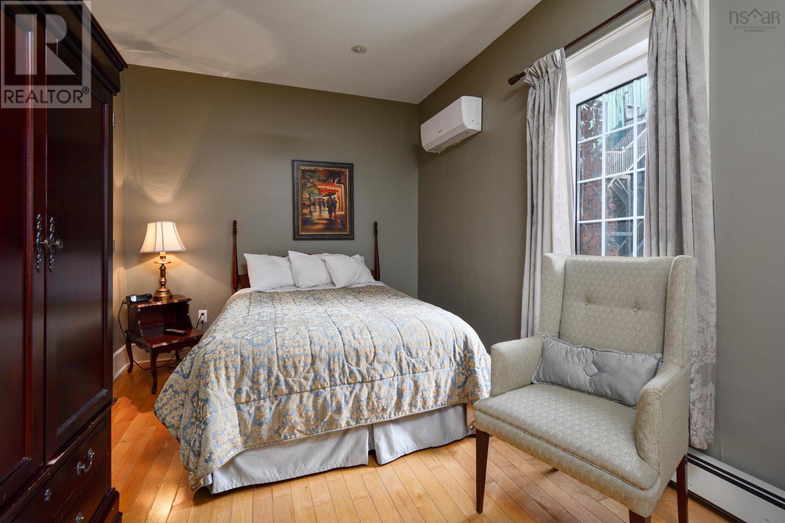10 Pitt Street Property Photo 13