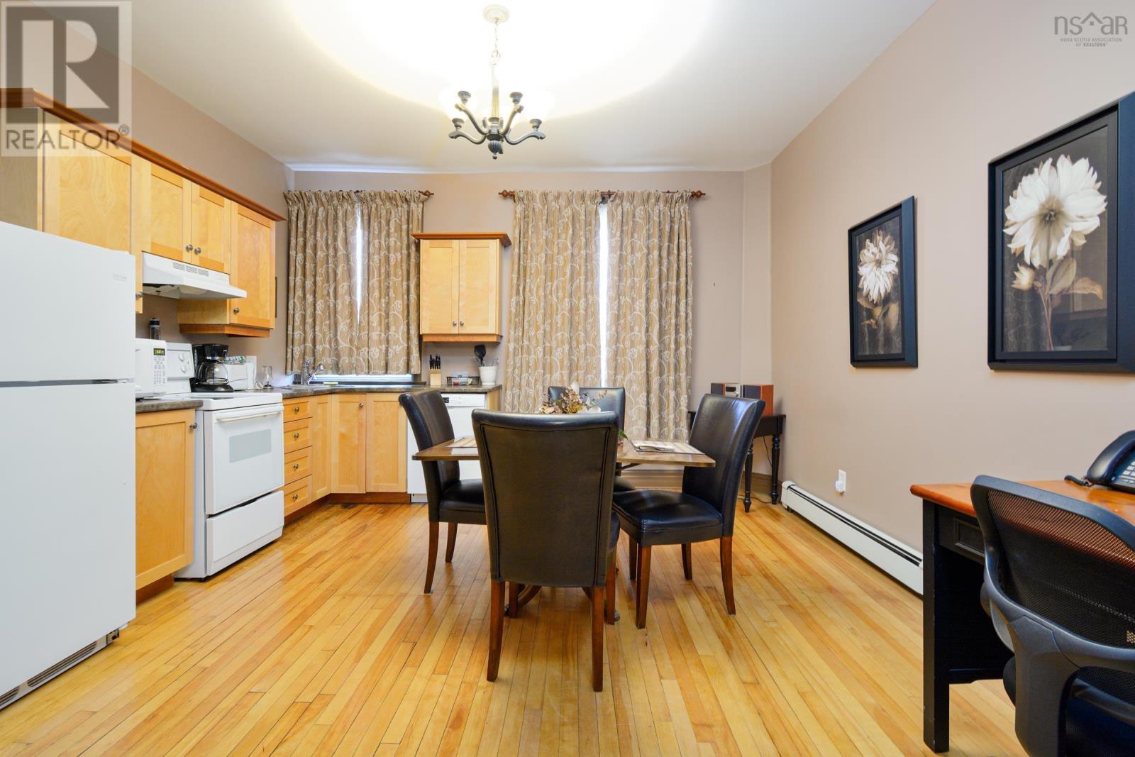 10 Pitt Street Property Photo 19