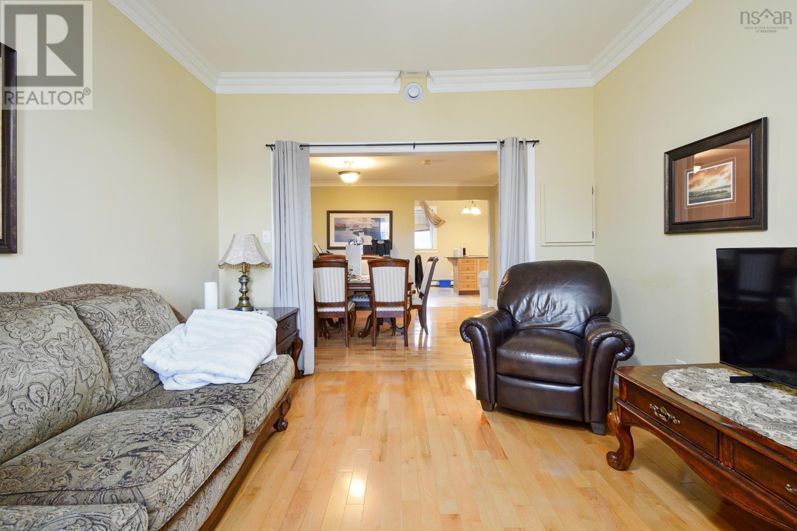 10 Pitt Street Property Photo 22