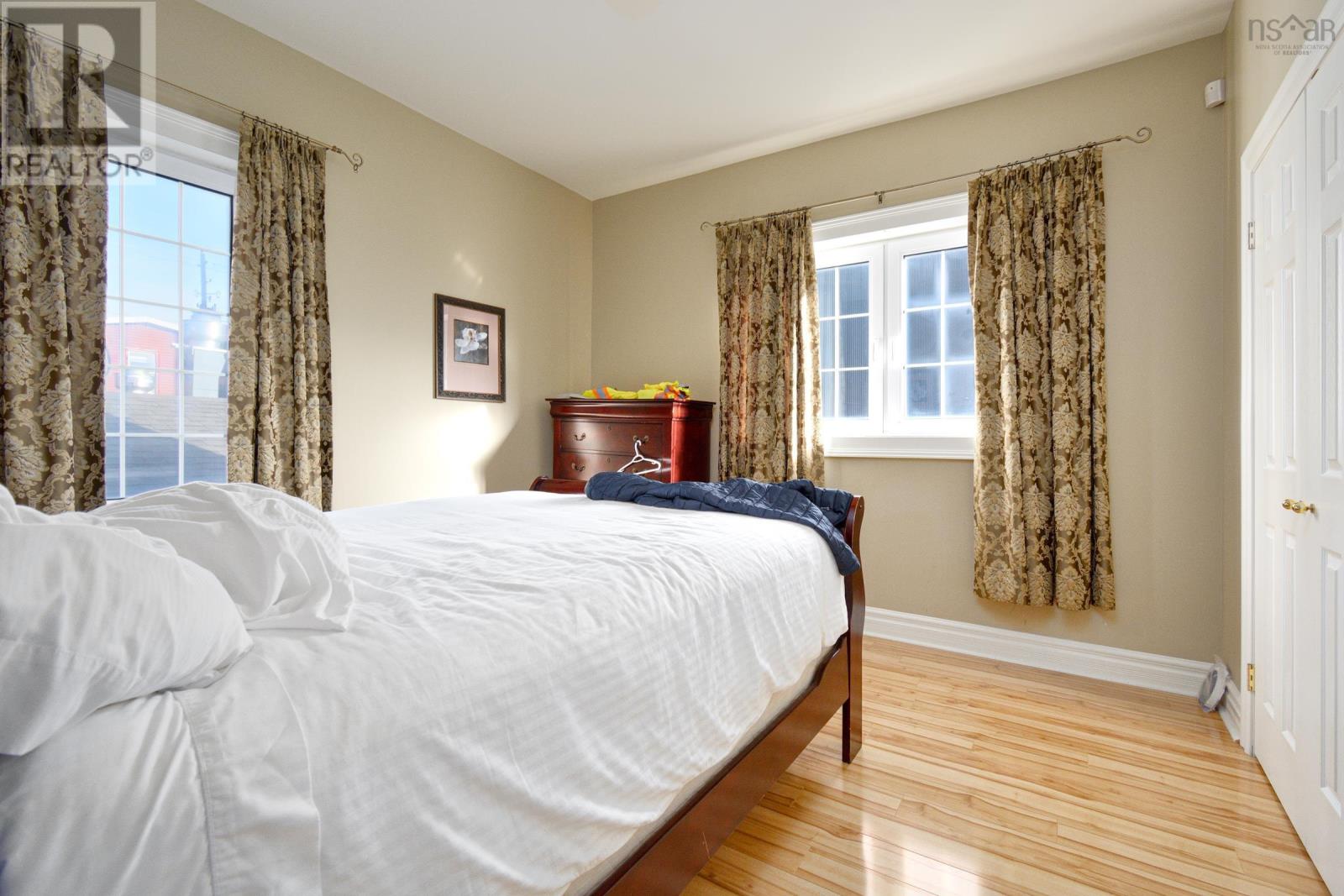 10 Pitt Street Property Photo 27
