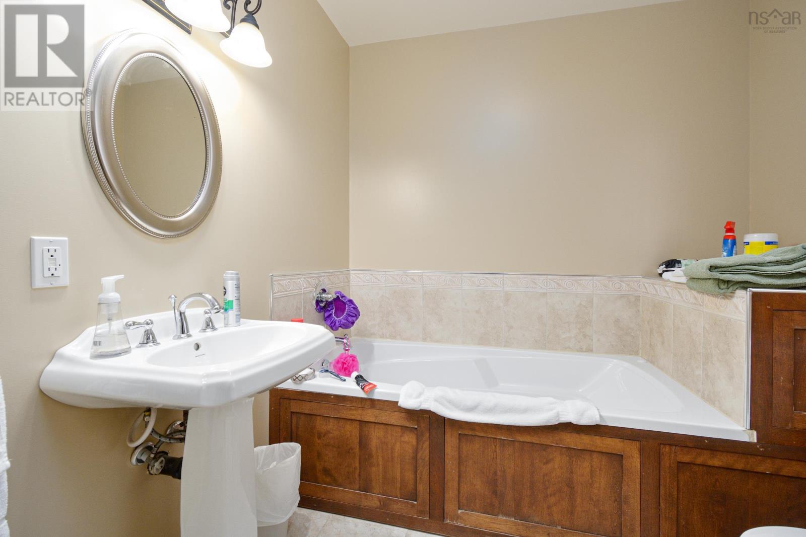 10 Pitt Street Property Photo 29