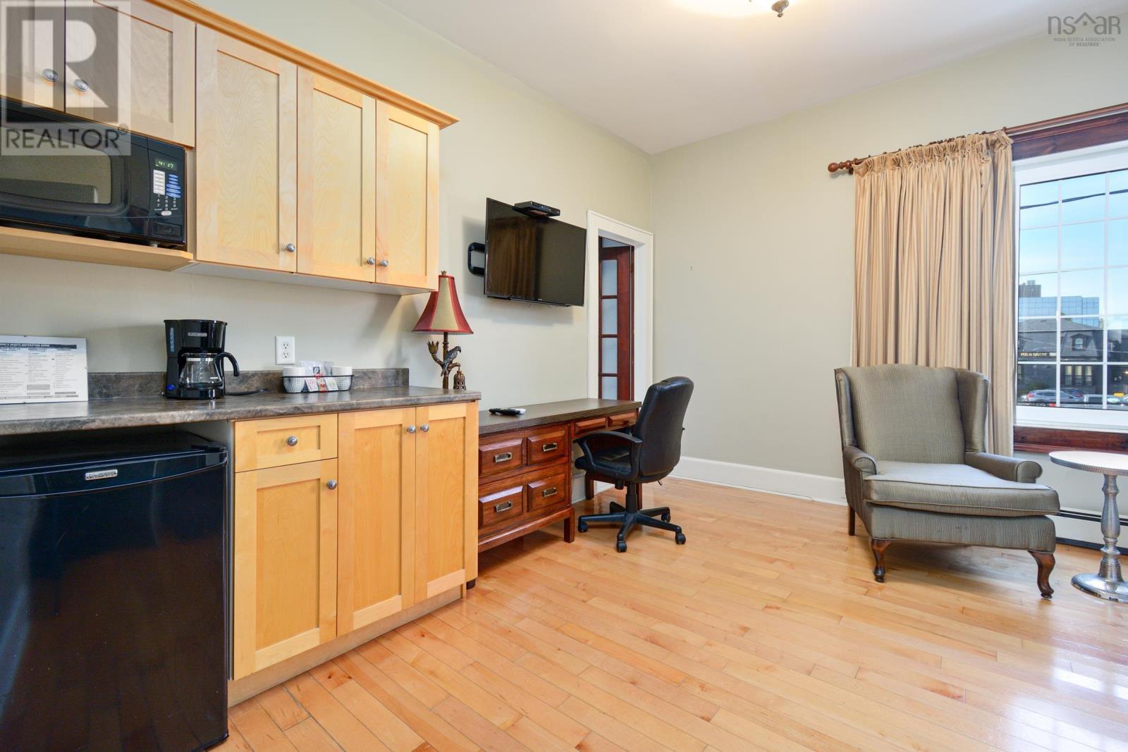 10 Pitt Street Property Photo 32