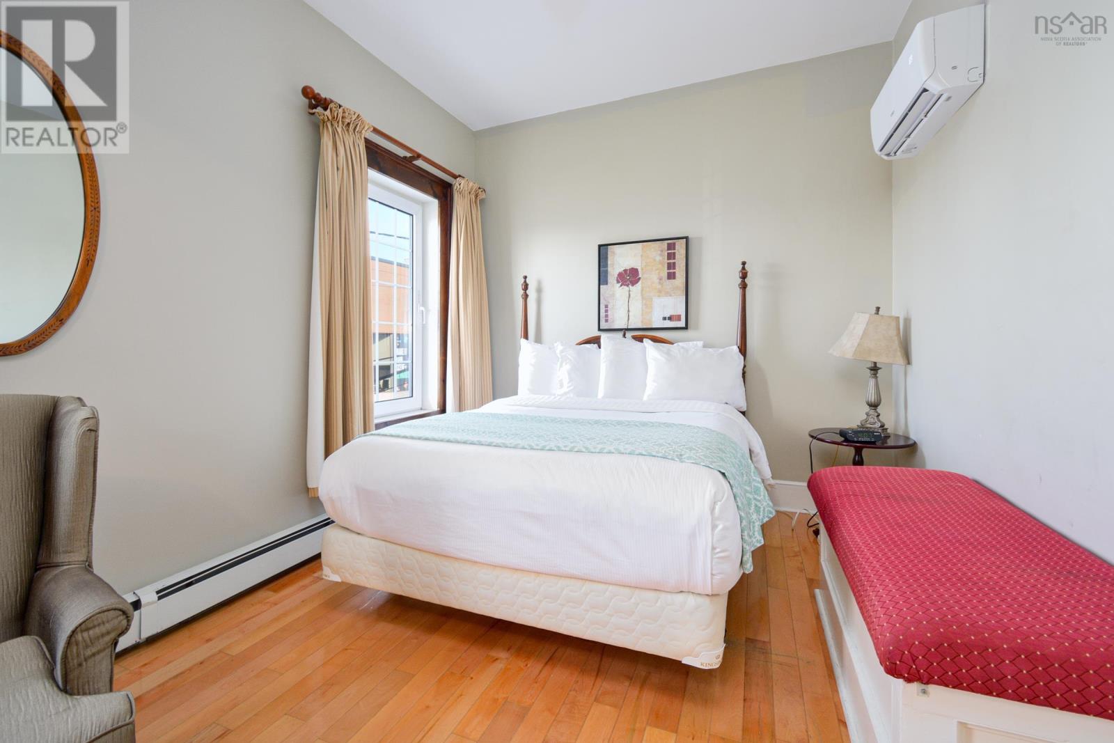 10 Pitt Street Property Photo 34
