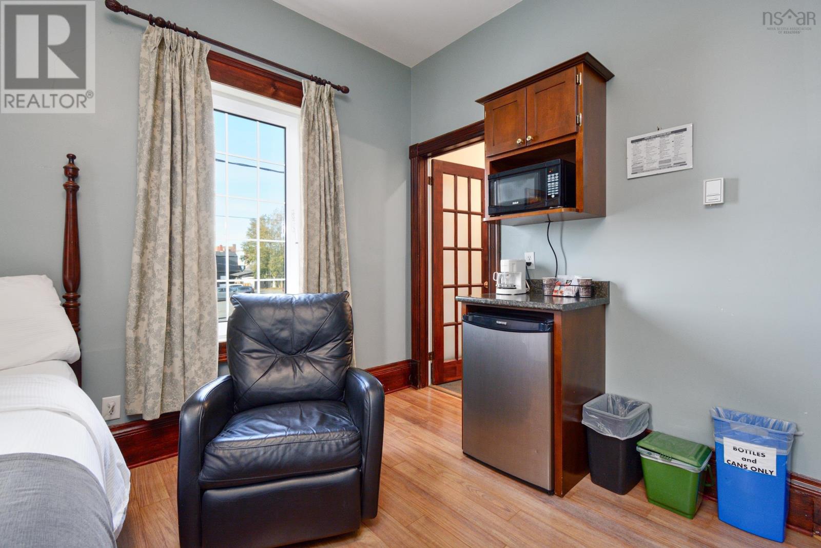 10 Pitt Street Property Photo 38