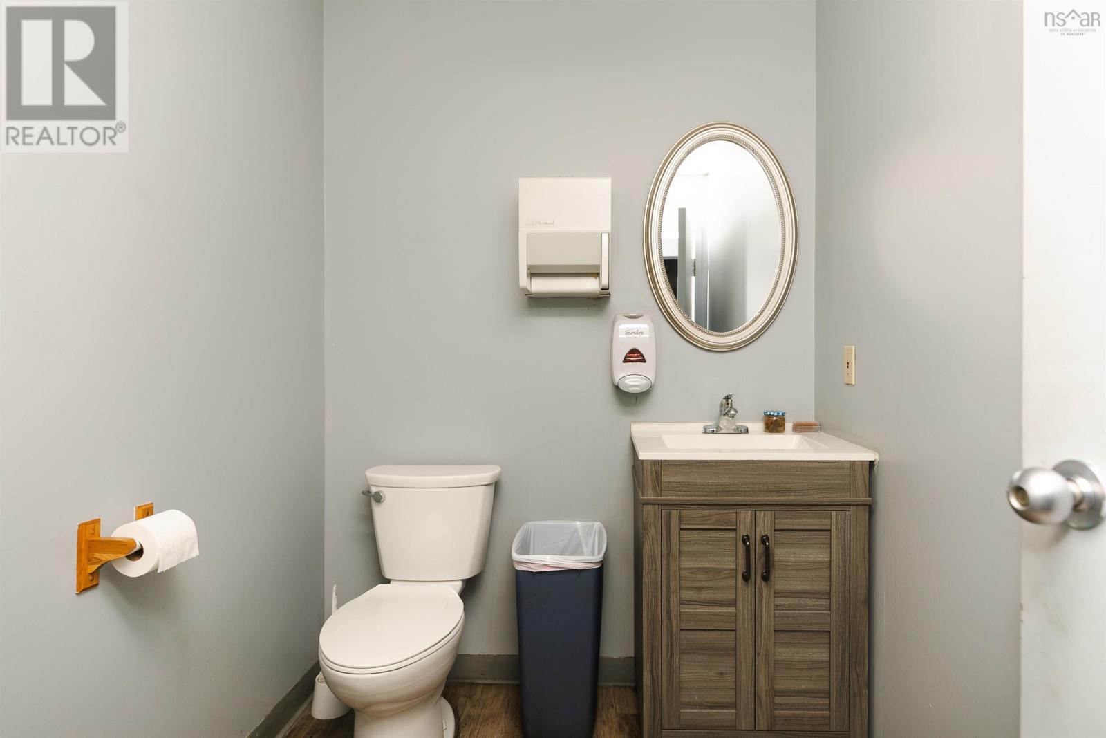 380 Bluewater Road Property Photo 18