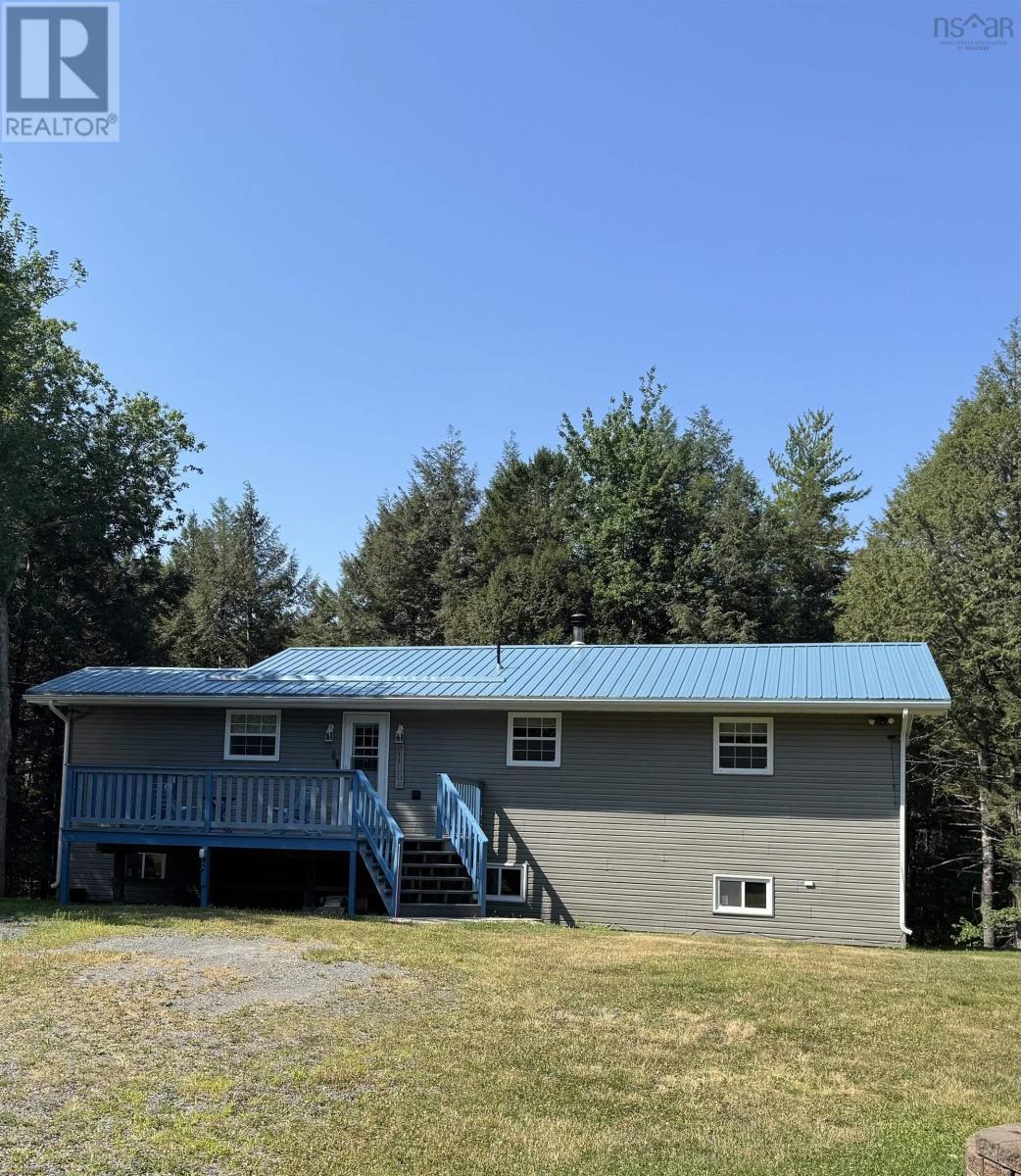 32 Bridle Path Property Photo 2