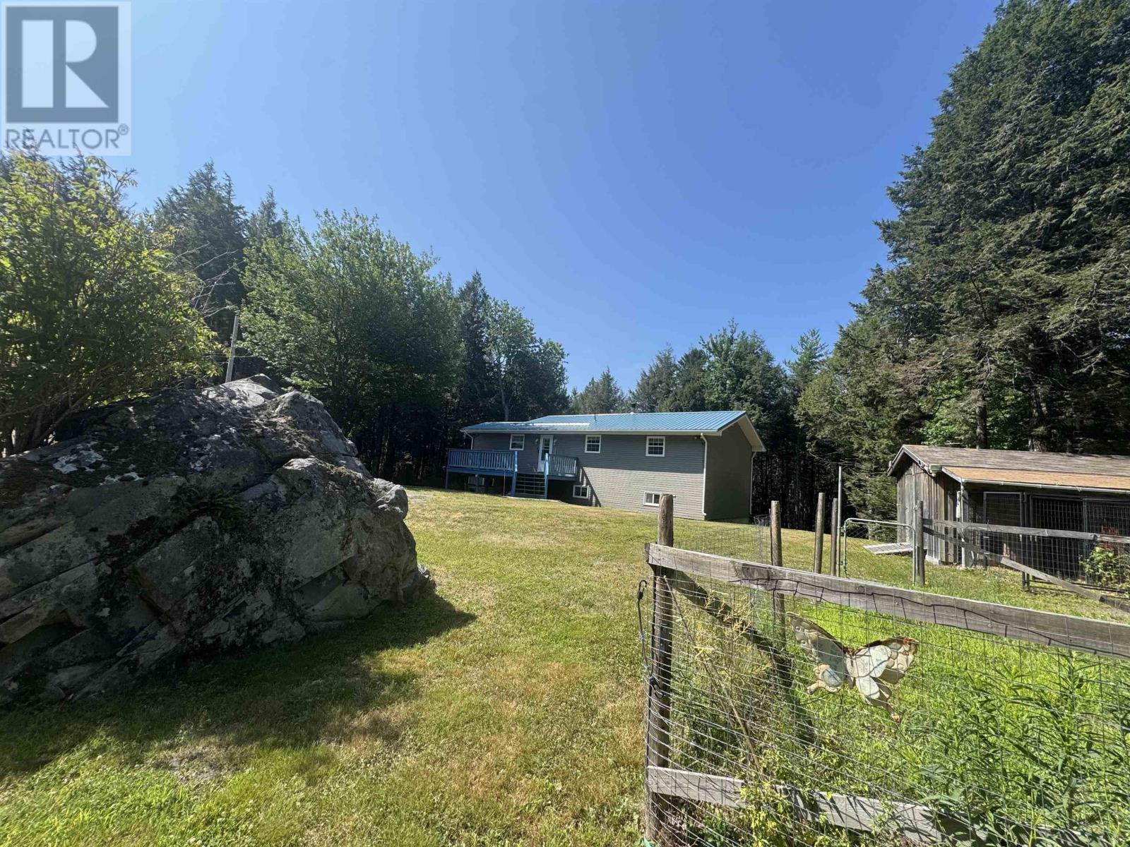 32 Bridle Path Property Photo 4