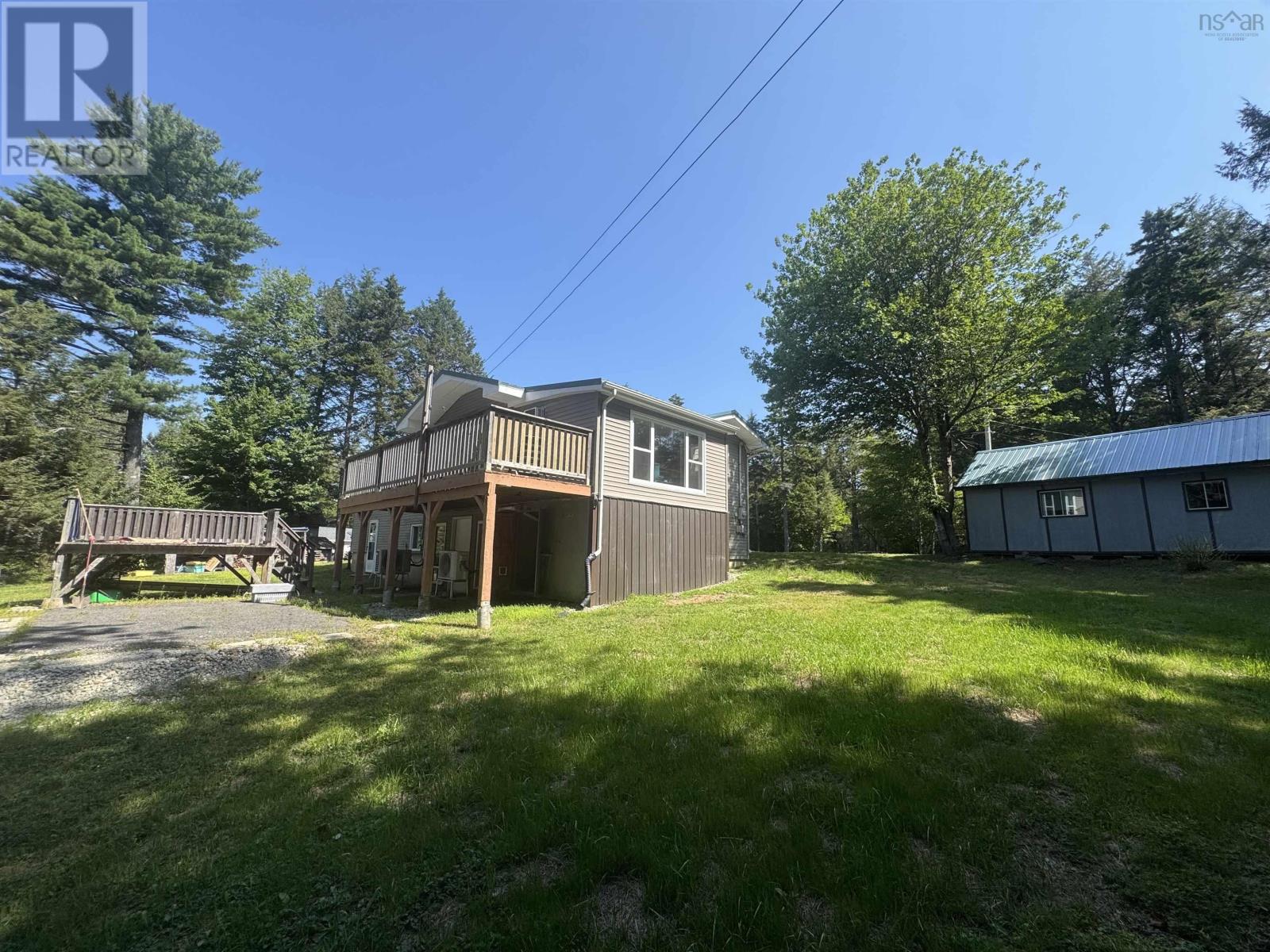 32 Bridle Path Property Photo 5