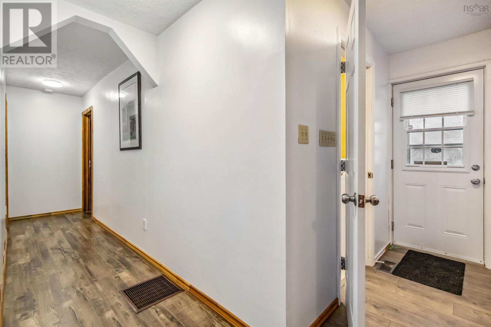 32 Bridle Path Property Photo 6