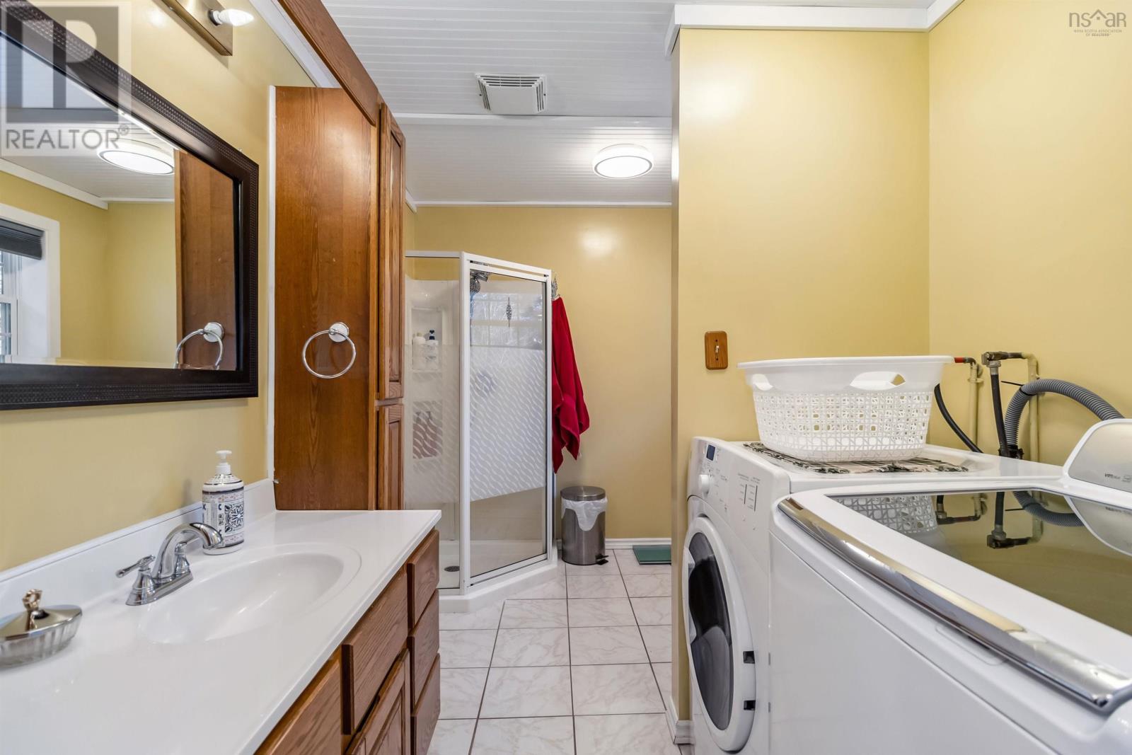 32 Bridle Path Property Photo 7