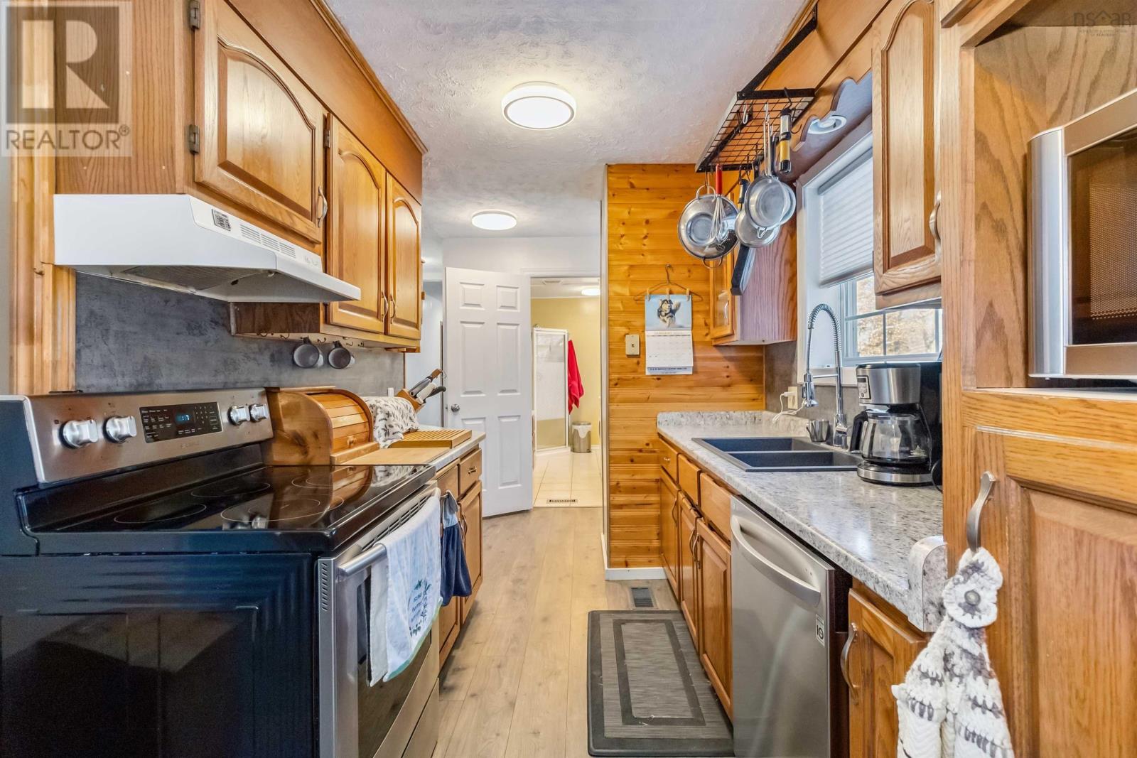32 Bridle Path Property Photo 18