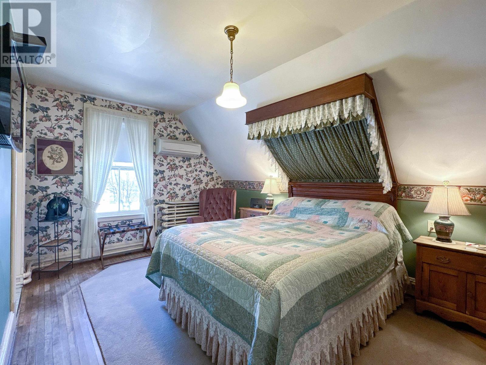 121 North River Road Property Photo 43