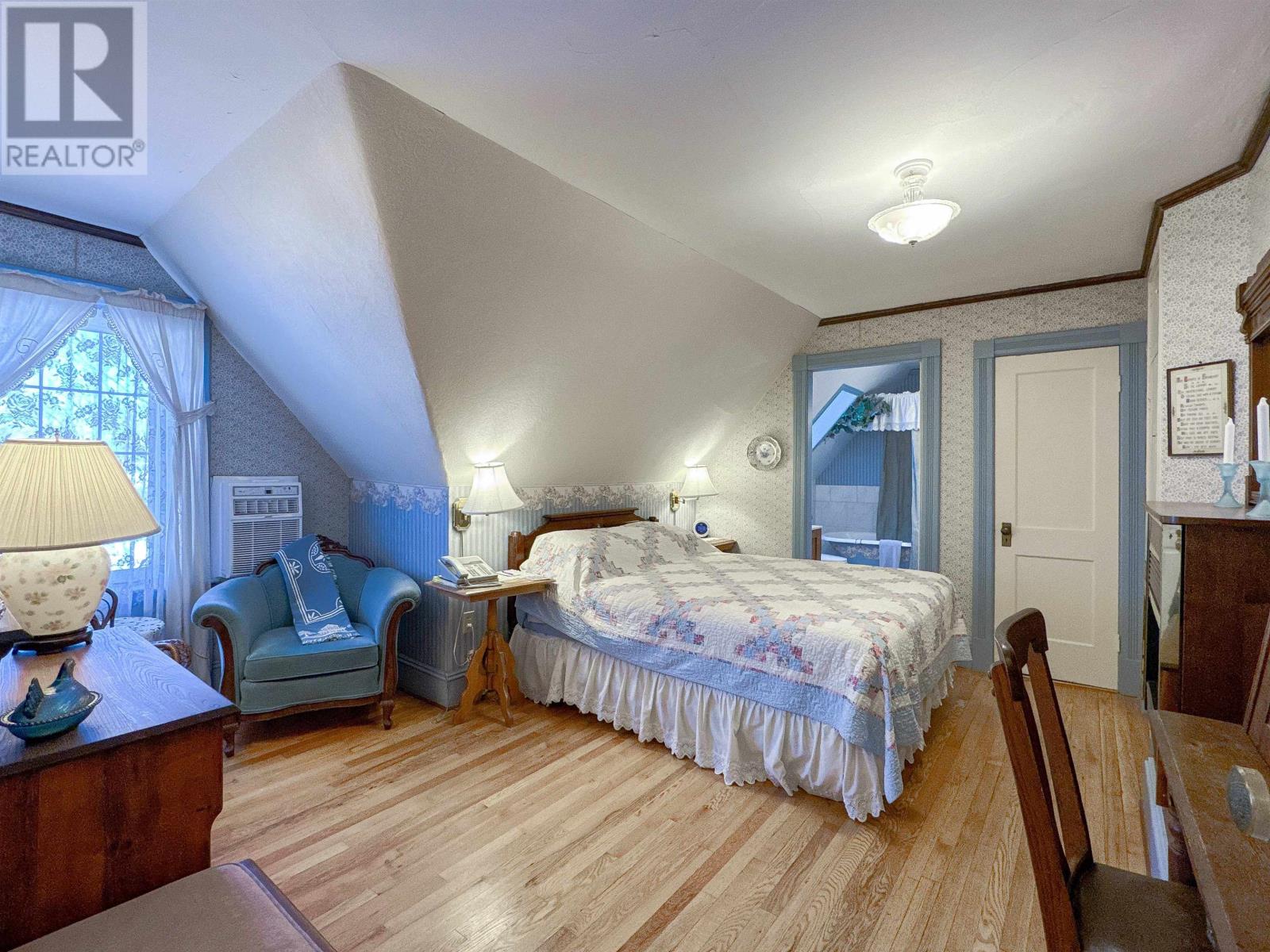 121 North River Road Property Photo 47