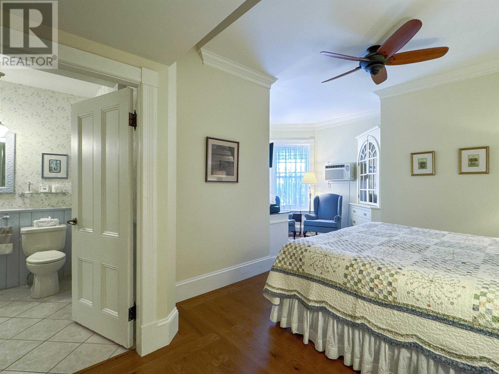 121 North River Road Property Photo 16