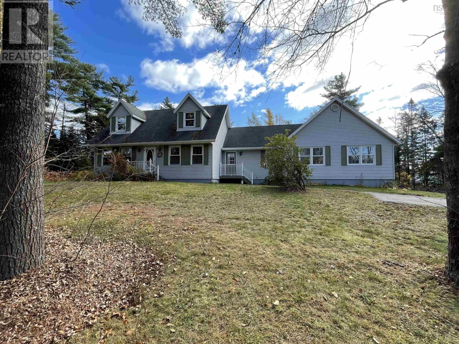 Spectacle Lakes Real Estate Listings Main Image