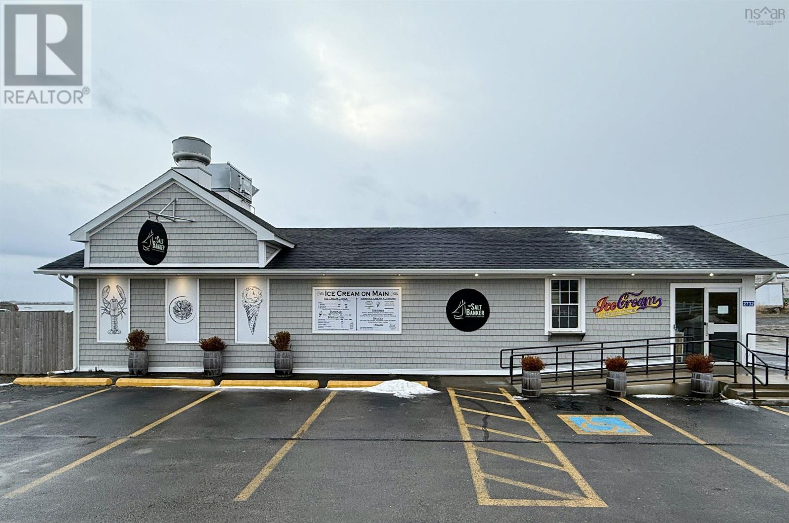 2732 Main Street